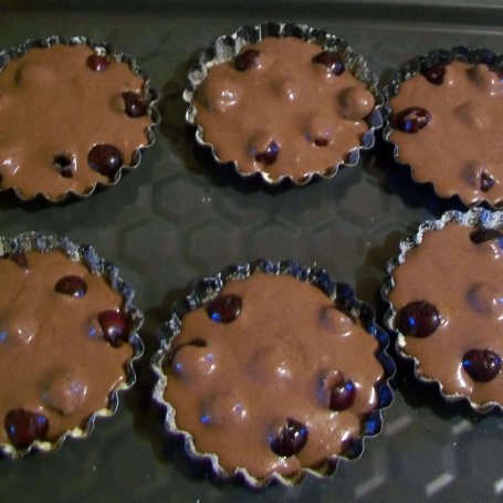 Krok 3 - Kakaowe clafoutis z czereśniami w wersji mini foto
