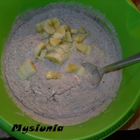 Krok 2 - Kakaowe muffinki z bananami foto