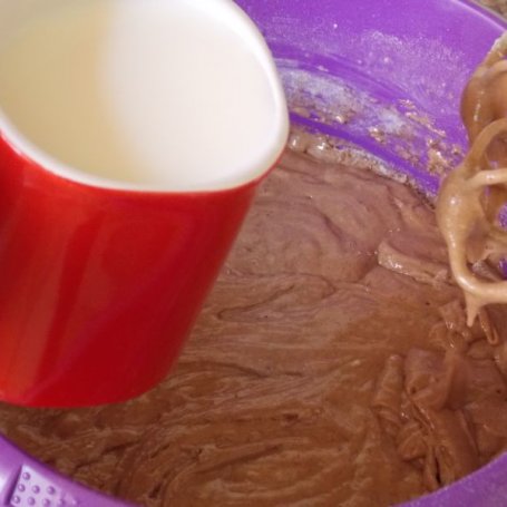 Krok 3 - Kakaowe muffinki z borówkami foto