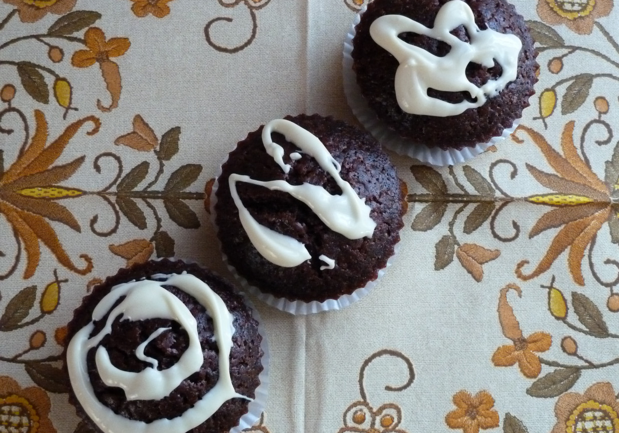 Kakaowe muffinki z niespodzianką foto