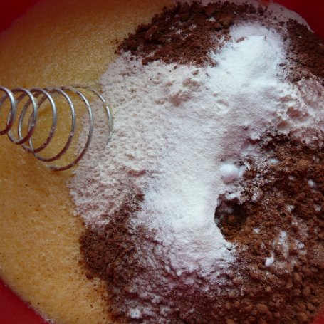 Krok 3 - Kakaowe muffinki z niespodzianką foto