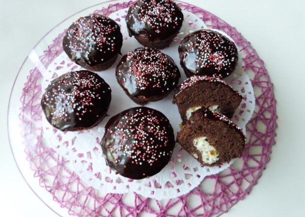 Fotografia przedstawiająca Kakaowe muffinki z serkiem