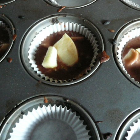 Krok 2 - Kakaowe Muffiny z cukinią i jabluszkiem foto