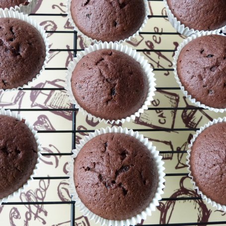 Krok 7 - Kakaowe muffiny z kardamonem foto