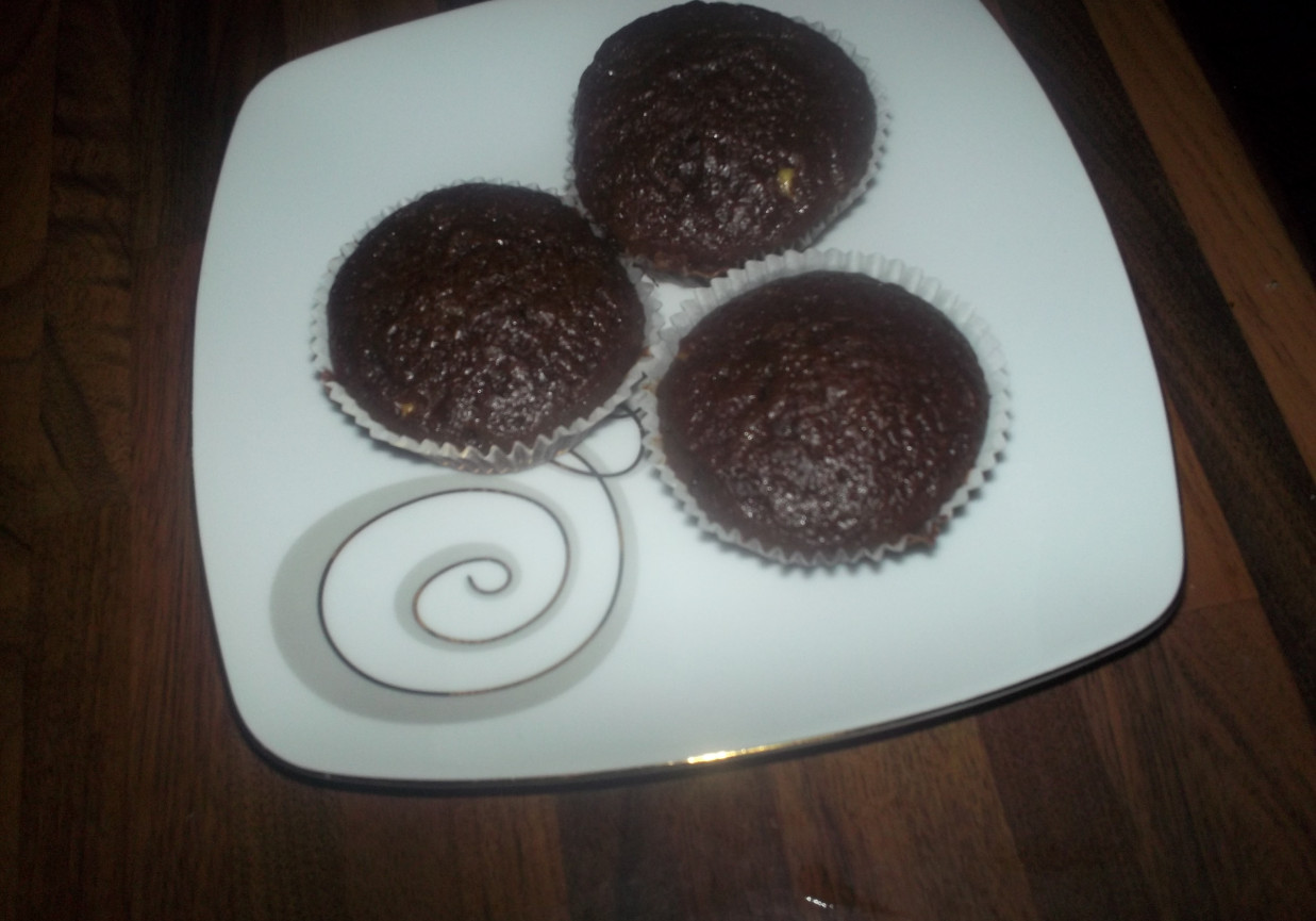 Kakaowe muffiny z kawałkami czekolady foto