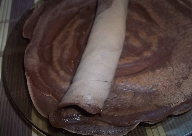 Fotografia przedstawiająca Kakaowe naleśniki z kefirem