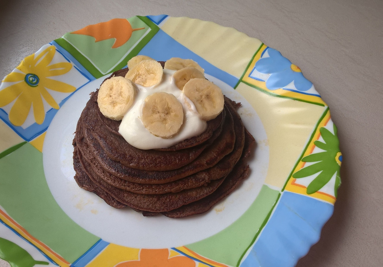 Kakaowe pancakes z bananami foto