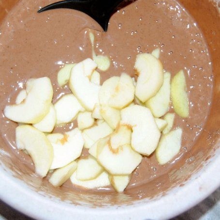Krok 4 - Kakaowe placuszki z jabłkami foto