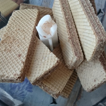 Krok 1 - Kakaowo-kokosowe ciasto z wafelków foto