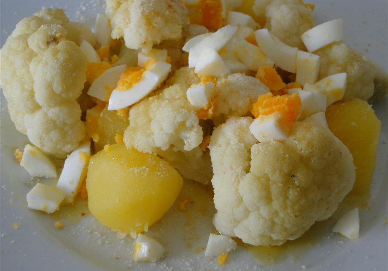 Kalafior z ziemniakami i jajkiem foto