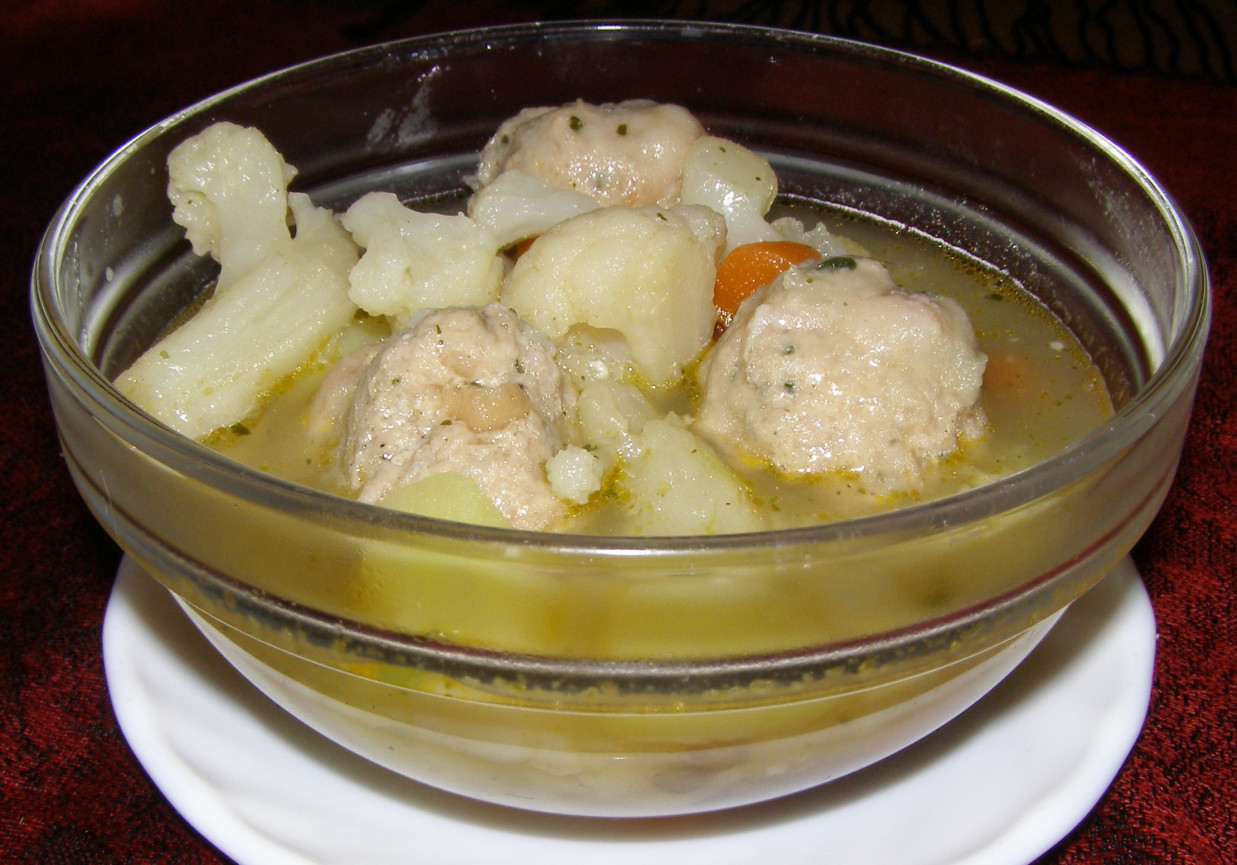 kalafiorowa zupa z pulpetami... foto