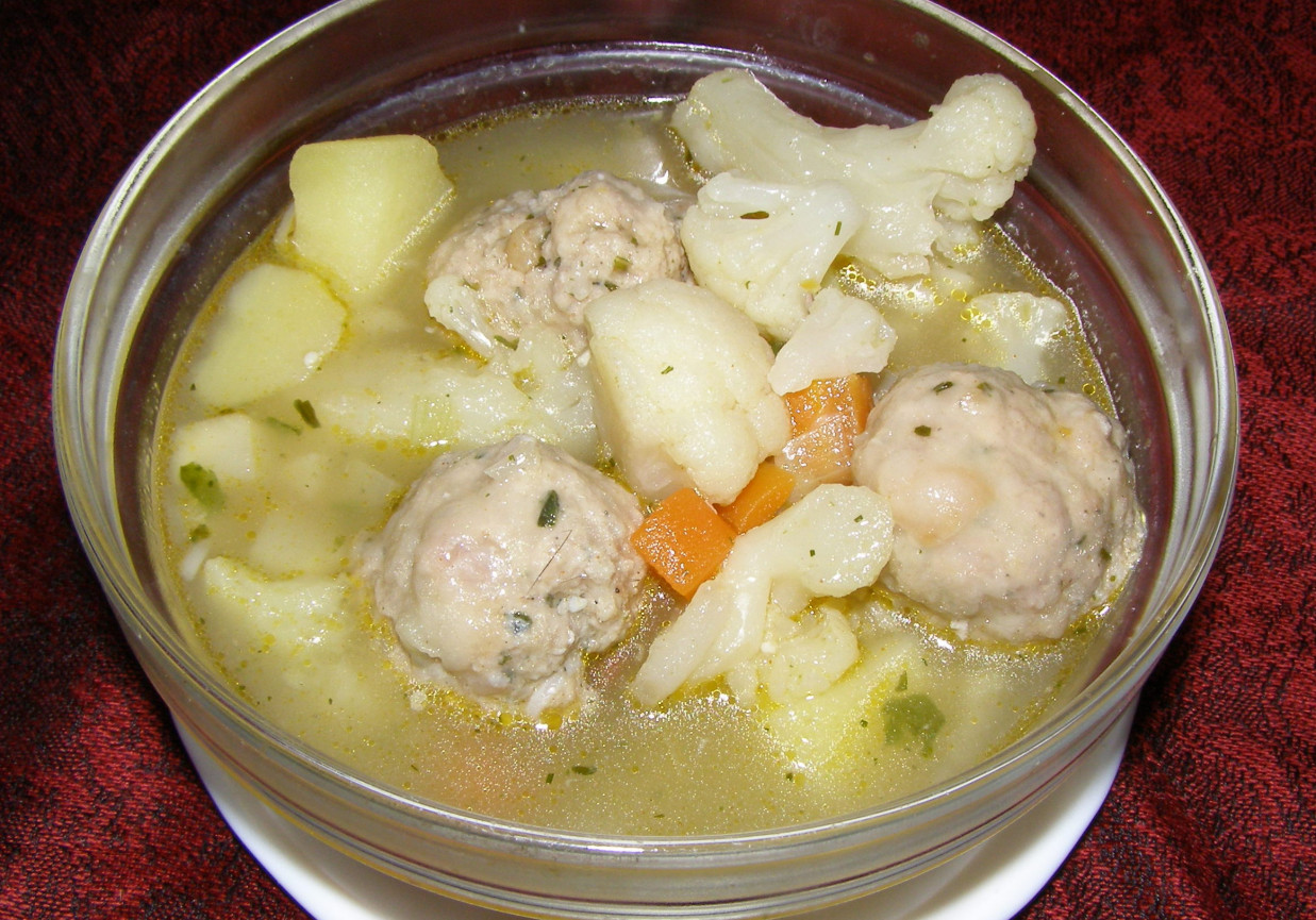 kalafiorowa zupa z pulpetami... foto