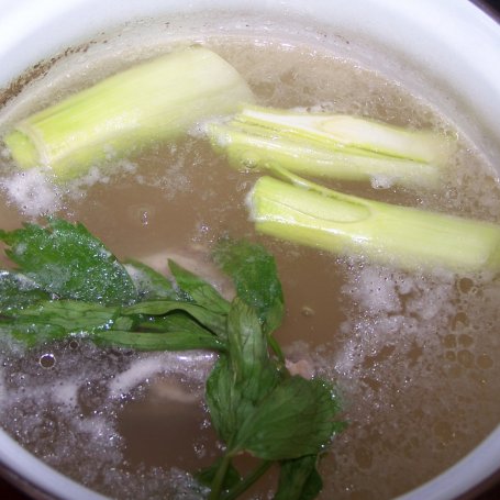 Krok 1 - Kalafiorowy krem, czyli lekka zupa z grzankami :) foto