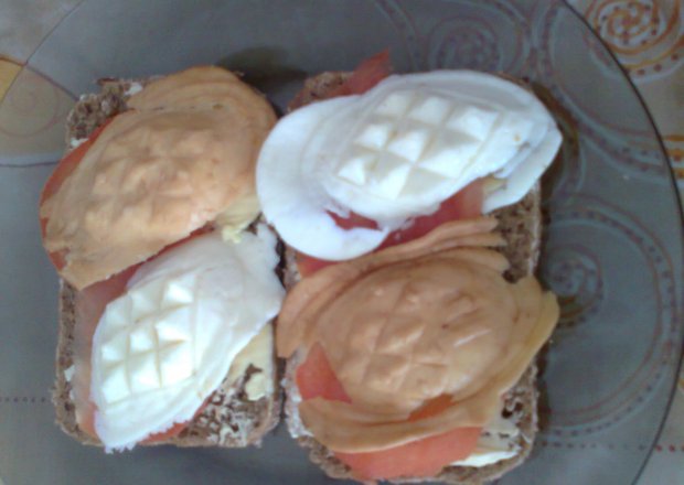 Fotografia przedstawiająca kanapka śniadaniowa po góralsku