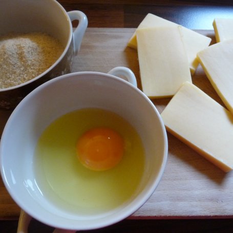 Krok 1 - Kanapka z awokado i smażonym żółtym serem foto