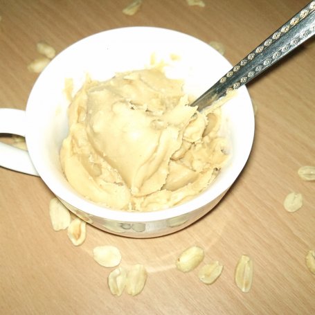 Krok 2 - Kanapka z domowym masłem orzechowym foto