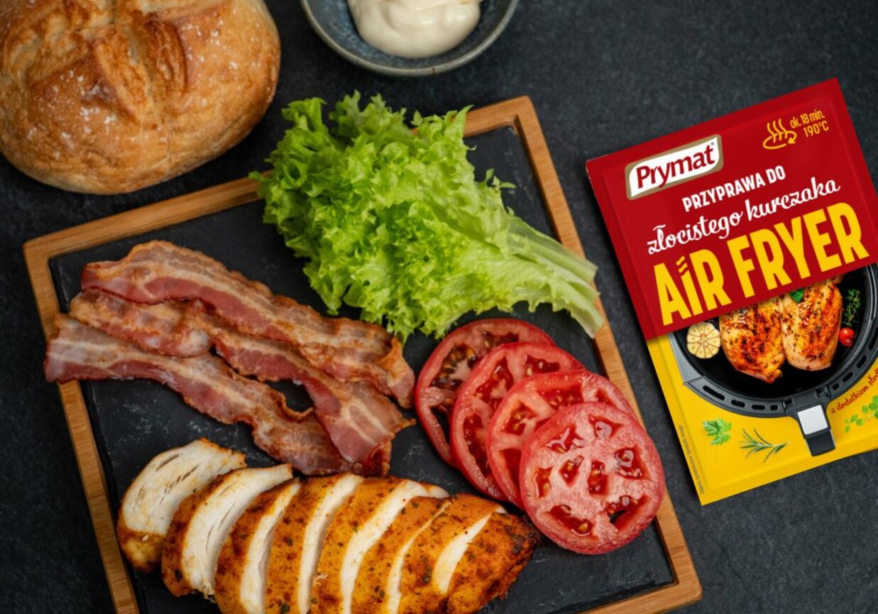 Kanapka z grillowanym kurczakiem BLT z air fryera foto