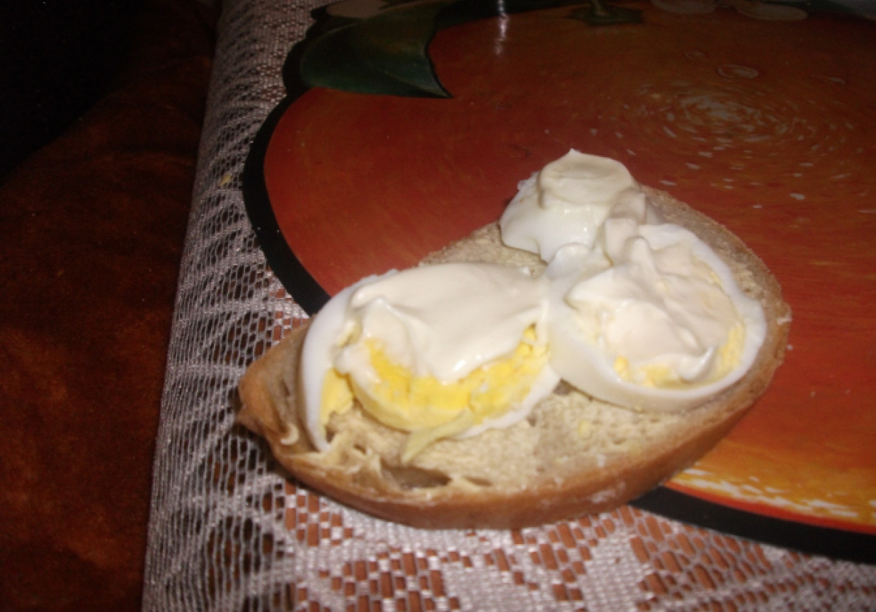 kanapka z jajkiem i majonezem foto