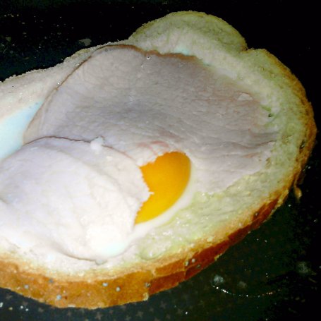Krok 2 - kanapka z jajkiem sadzonym foto