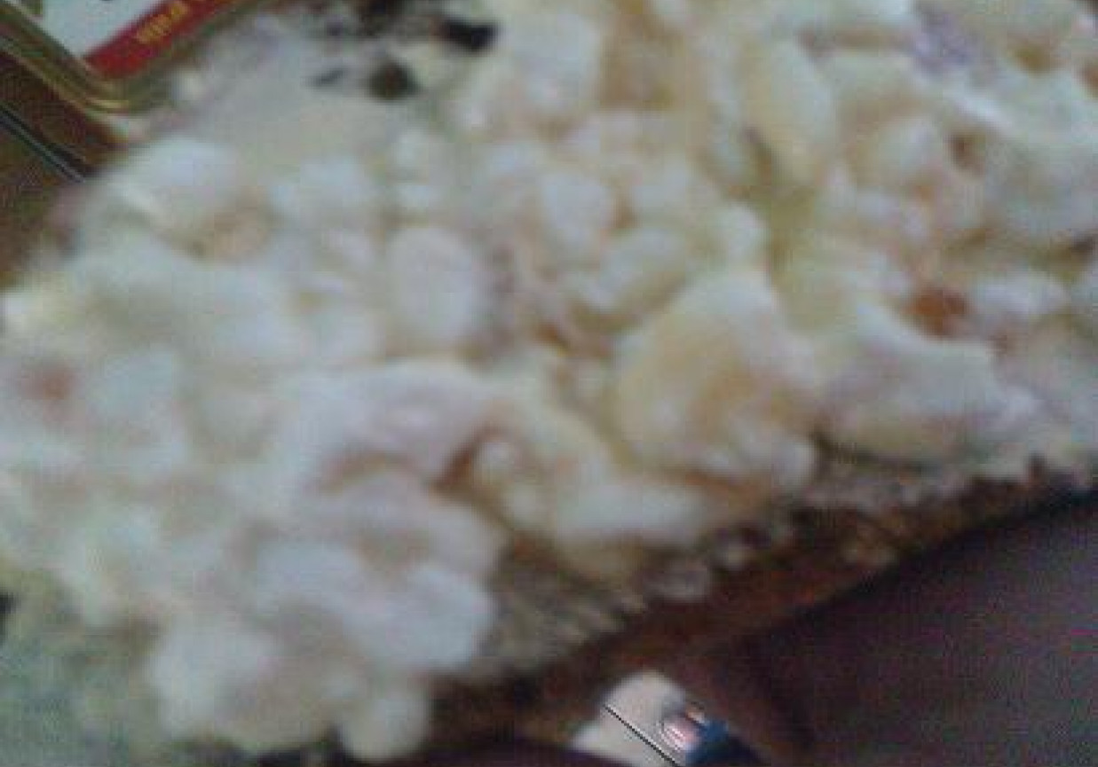 kanapki z serem białym i miodem foto