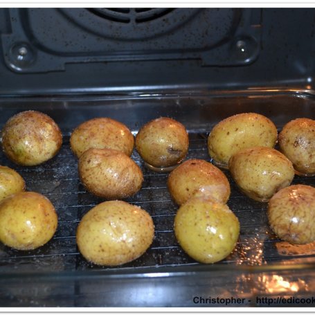 Krok 2 - Kanaryjskie ziemniaki czyli pomarszczone z sosem mojo foto