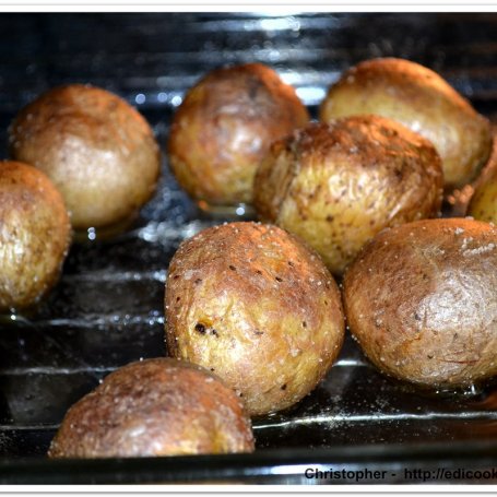 Krok 3 - Kanaryjskie ziemniaki czyli pomarszczone z sosem mojo foto