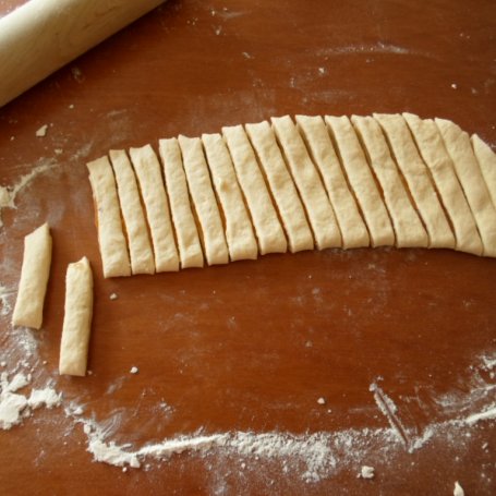 Krok 5 - Kanelsnurrer- norweskie drożdżówki z cynamonem foto