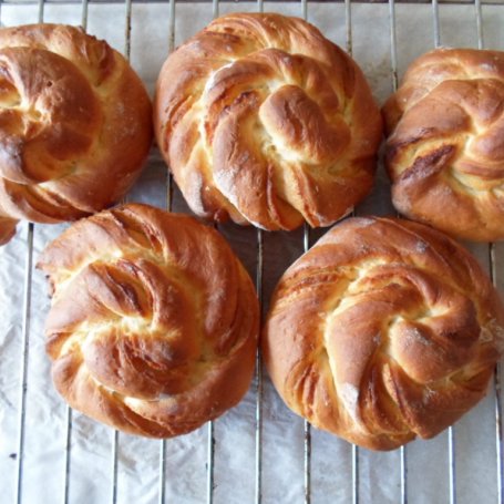 Krok 5 - Kanelsnurrer- norweskie drożdżówki z marcepanem i rodzynkami foto