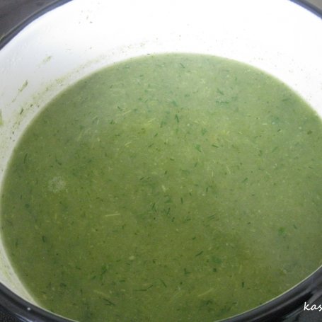 Krok 3 - Kapuściano-kalafiorowa zupa z wkładką foto