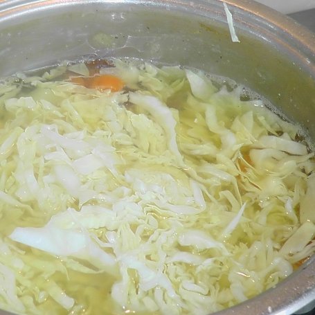 Krok 3 - Kapuśniaczek z młodej kapusty foto