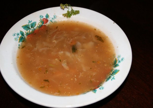 Fotografia przedstawiająca Kapuśniak z koncetratem pomidorowym