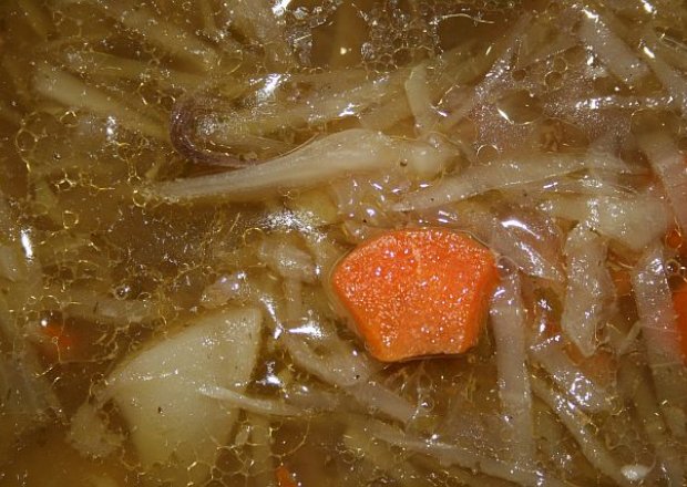 Fotografia przedstawiająca Kapuśniak z marchewką