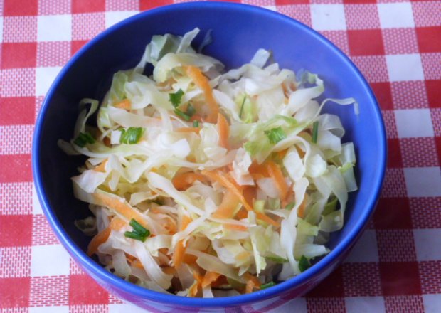 Fotografia przedstawiająca Kapusta biała duszona z warzywami