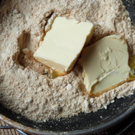 Krok 6 - Kapusta biała z koperkiem i fasolką foto