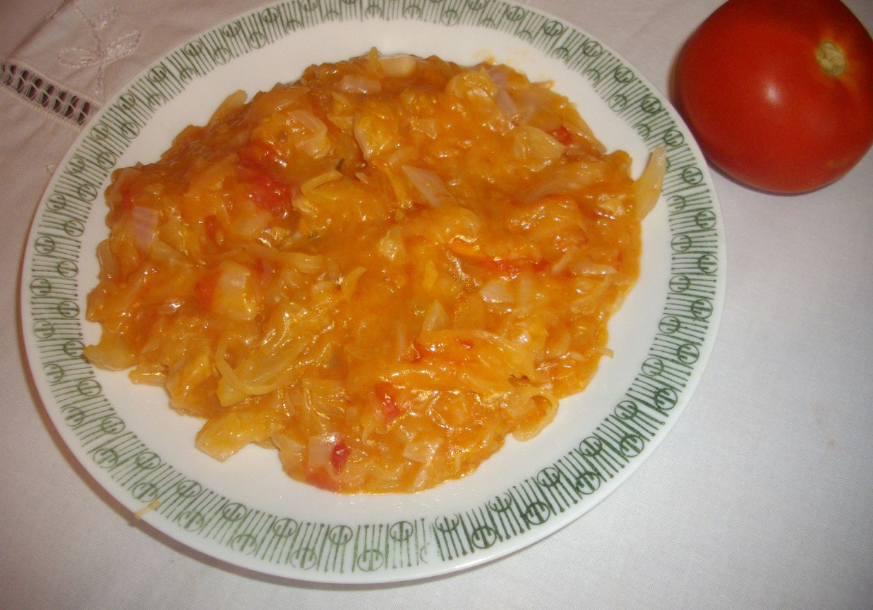Kapusta kiszona z pomidorami foto