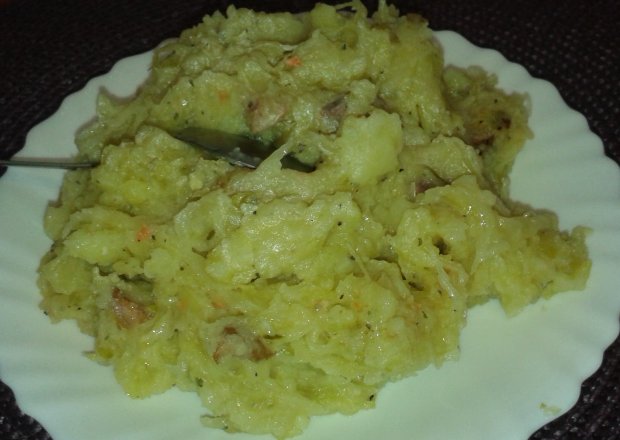 Fotografia przedstawiająca Kapusta razem z ziemniakami do obiadu