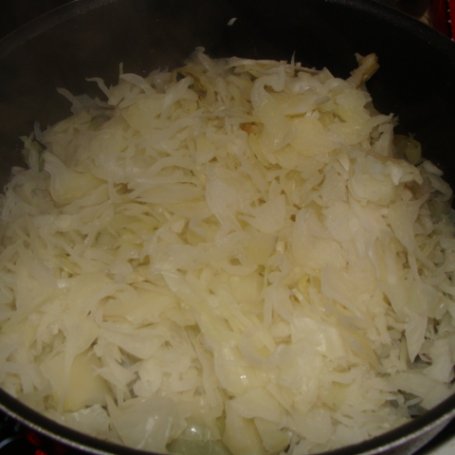 Krok 3 - kapusta z śliwkami kalifornijskimi foto