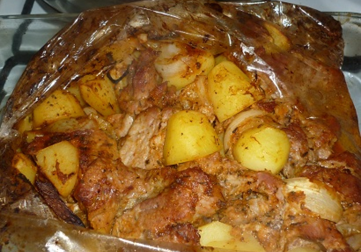 Karczek pieczony z ziemniakami i cebulką foto