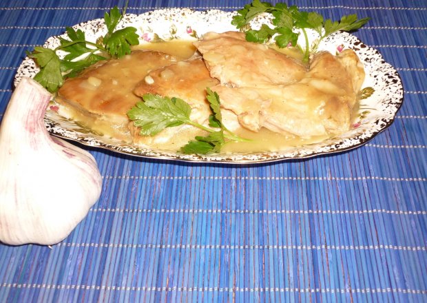 Fotografia przedstawiająca Karczek w czosnkowo-cebulowym sosie