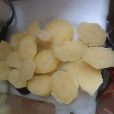 Krok 5 - Karczek w zapiekance z ziemniakami i cebulą :) foto