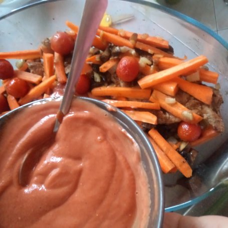 Krok 7 - Karczek z pomidorową nutą  - marchewką i słonecznikiem wzbogacony :) foto