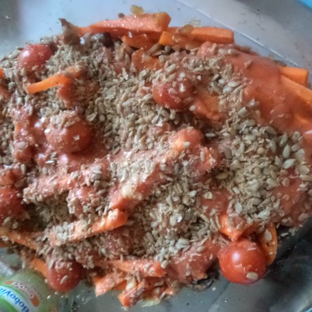 Krok 8 - Karczek z pomidorową nutą  - marchewką i słonecznikiem wzbogacony :) foto