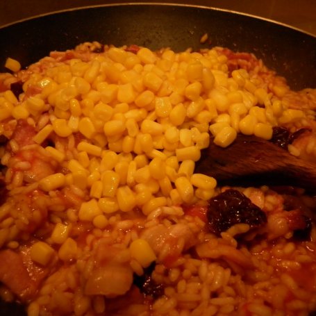 Krok 7 - Karczochowo - pomidorowe risotto. foto