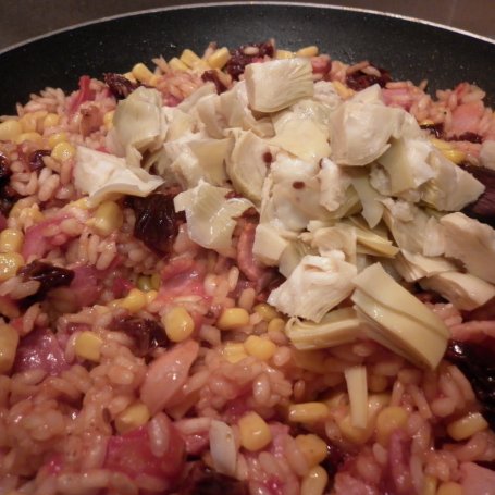 Krok 9 - Karczochowo - pomidorowe risotto. foto