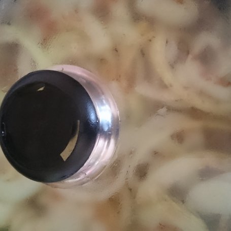 Krok 3 - Karkówka duszona z cebulą z serem korycińskim  foto