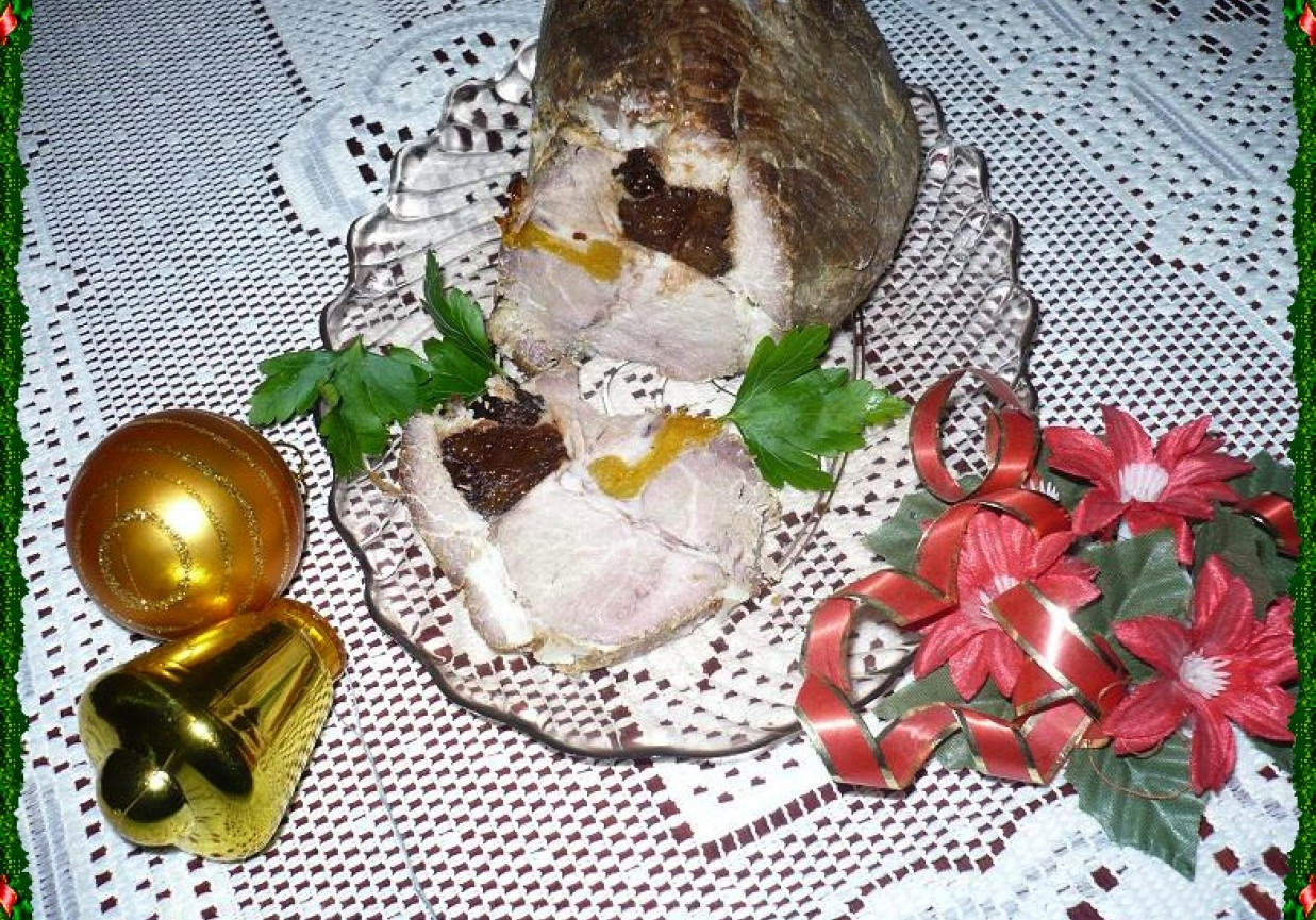 Karkówka pieczona z morelą i śliwką foto
