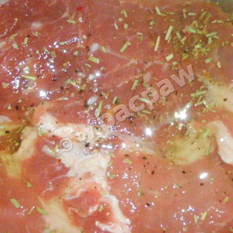 Krok 3 - Karkówka rozmarynowa marynowana z curry foto