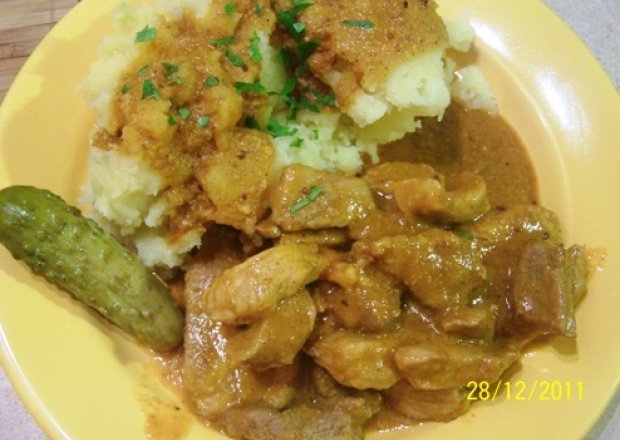 Fotografia przedstawiająca Karkówka w sosie żurawinowo-curry