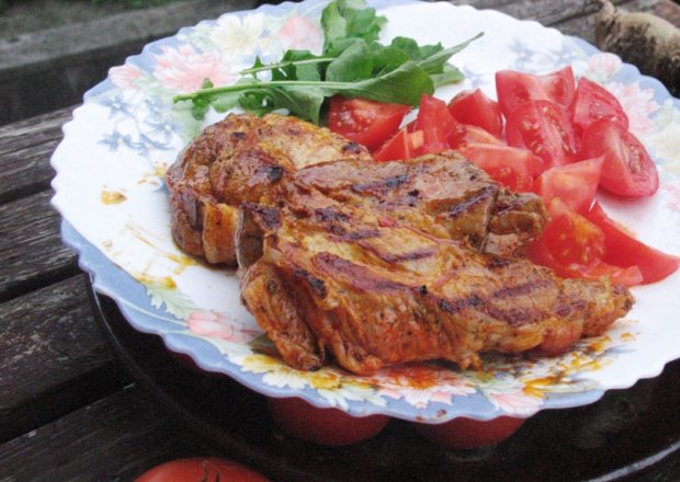Fotografia przedstawiająca Karkówka z grilla w pomidorowej marynacie
