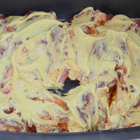 Krok 3 - Karkówka z pieczarkami i serem w majonezie i jogurcie pieczona foto